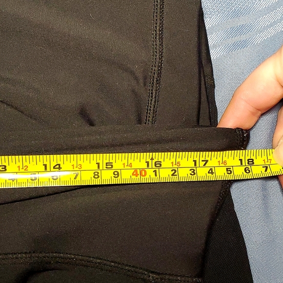 Sommer Ray Black Leggings with Mesh & Pockets - Size Medium (fits a 6-8) - Picture 11 of 16